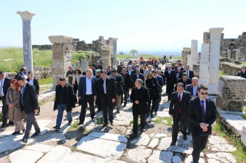 Ekonomi Bakanı Zeybekci Denizli'de