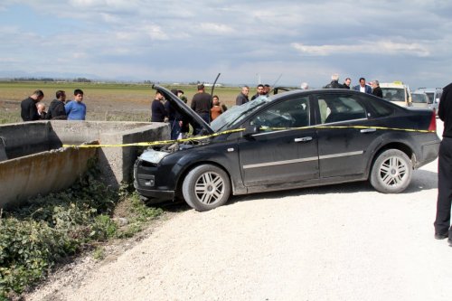 Adana'da trafik kazası:1 ölü 2 yaralı