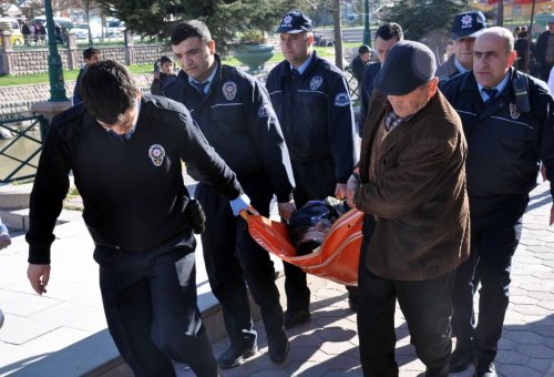 Porsuk Çayı'na düşen kişi kurtarıldı