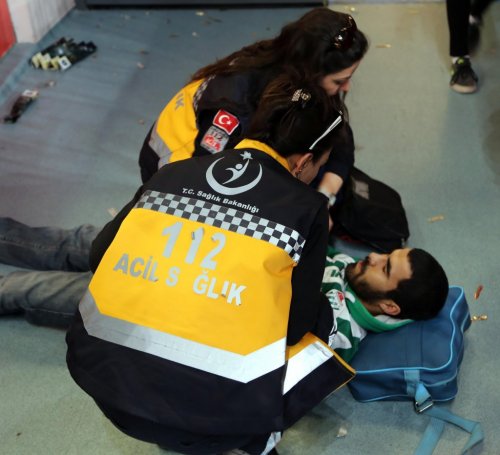 Şampiyonluğa sevinen taraftar tribünden düştü