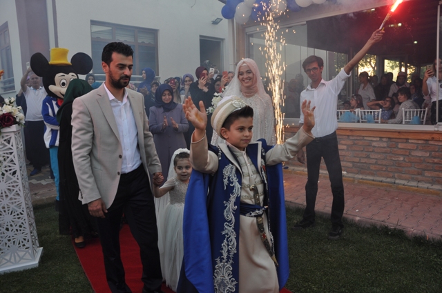 abdurrahman-efe’nin-muhtesem-sunnet-dugunu-(1).jpg