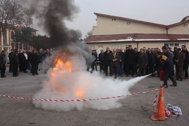 acil-durum-ekiplerine-yangin-egitimi--(11).jpg