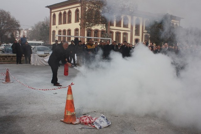 acil-durum-ekiplerine-yangin-egitimi--(15).jpg