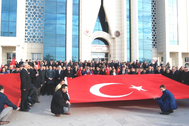 adliye-calisanlari-teroru-lanetlediler-(3).jpg