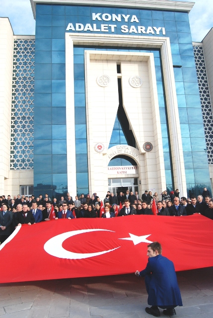 adliye-calisanlari-teroru-lanetlediler-(5).jpg