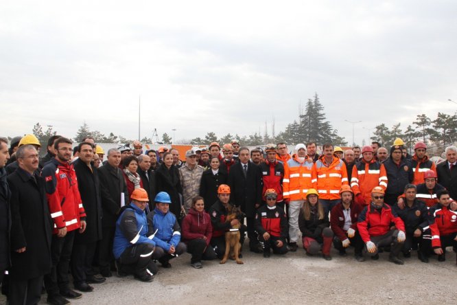 afad’tan-gercegini-aratmayan-deprem--(13).jpg