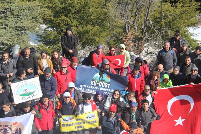 afrin-sehitleri-icin-tirmandilar-(10).jpg