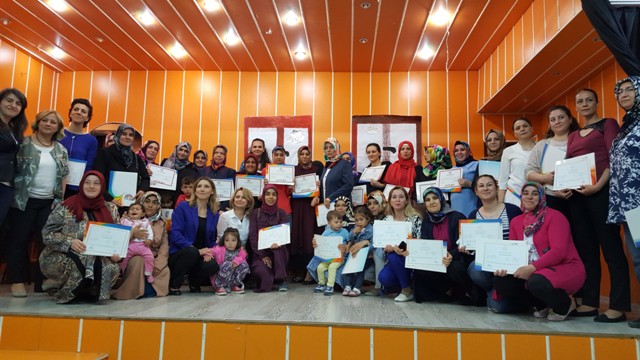 aile-egitimi-sertifikalari-verildi-(2).jpg