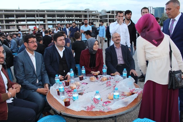ak-genclik-iftar--(2).jpg