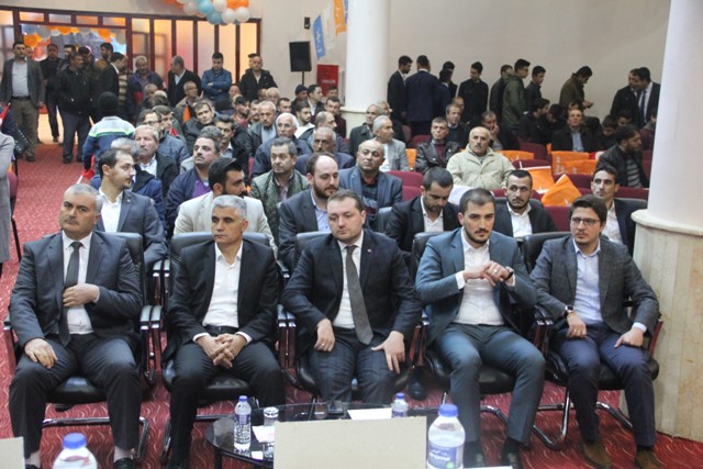 ak-genclik-kongrelere-devam-ediyor-(3).jpg