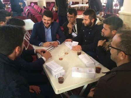 ak-genclik-referandum-calismalarina-devam-ediyor--(2).jpg