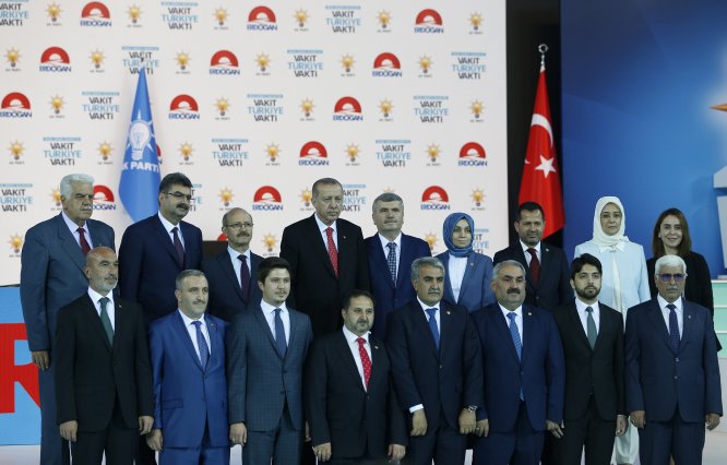 ak-parti-001.jpg