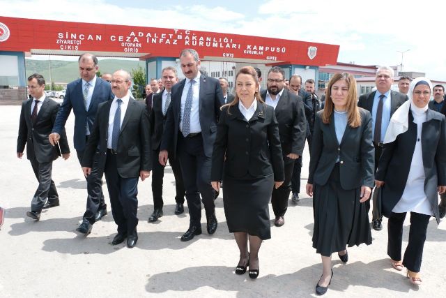 ak-parti-den-15-temmuz-davalarina-yakin-takip-(5).jpg