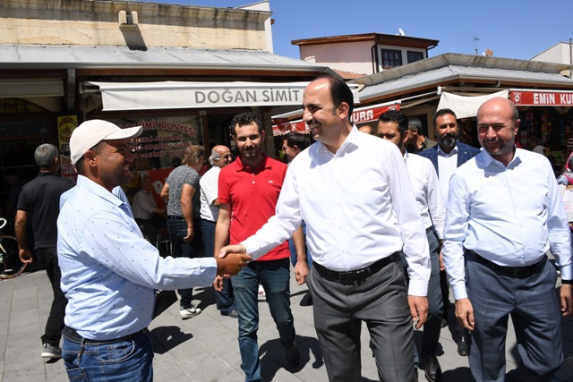 ak-parti-heyeti-carsinin--7.jpg