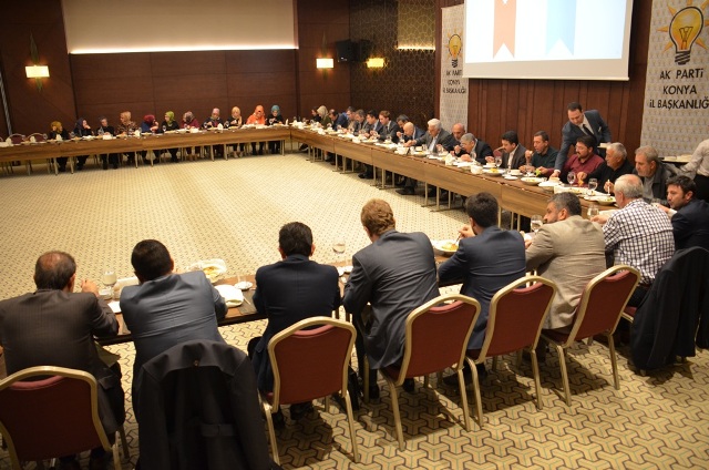 ak-parti-konya-eski-ve-yeni-il-yonetimleri-bir-araya-geldi-(3).jpg