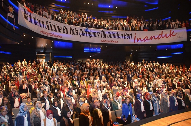 ak-parti-konya-kadin-kollari--(2).jpg