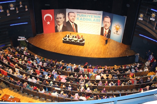 ak-parti-konya-kadin-kollari--(8).jpg
