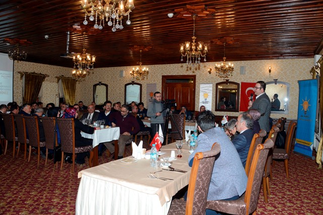 ak-parti-meram-danisma-meclisi’nde-gundem-referandumdu-(2).jpg