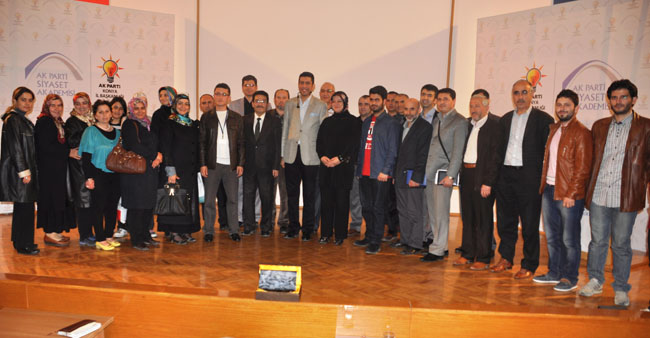ak-parti-siyaset-akademisi-(2).jpg