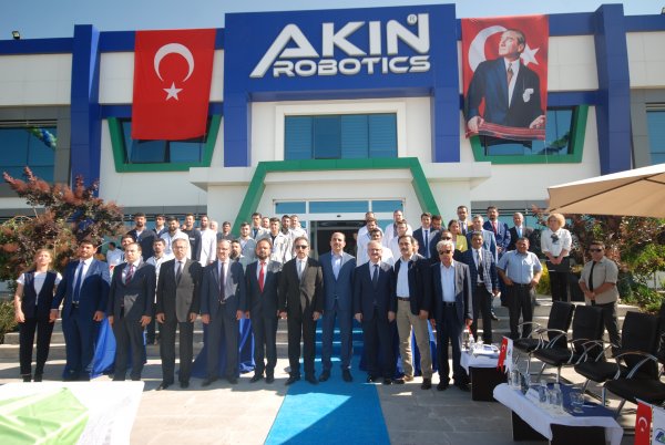 akinrobotics,-10.-yilini--(2).jpg