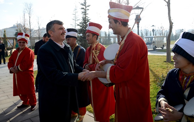 akyurek-engelli-dernek-temsilcileri-ve-uyeleriyle-bulustu-(3).jpg