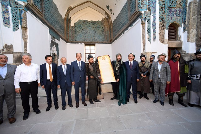 alâeddin’in-berat-ve-sancagi-sogut’te-teslim--(3).jpg