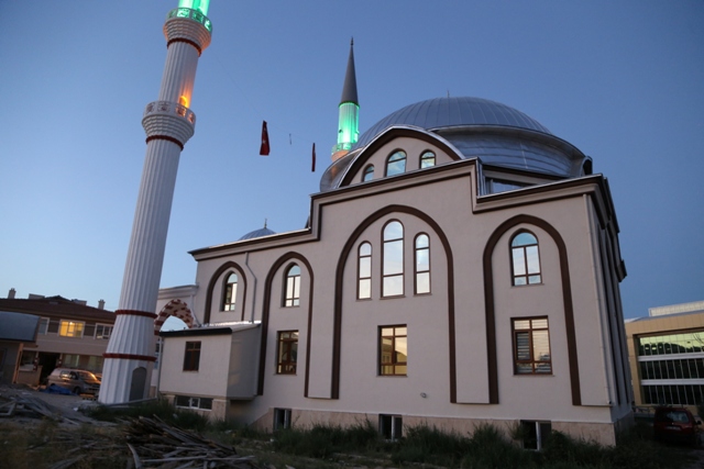 alman-patronundan-etkilenerek-8-cami-yaptirdi-(7).jpg