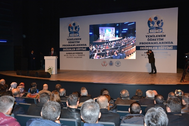 alpaslan-durmus-“sedep”-konferansina-katildi--(7).jpg