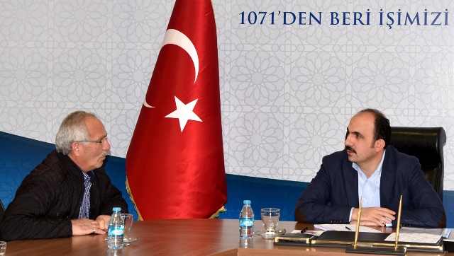 altay,-muhtarlarla-bir-araya-geldi-(3).jpg