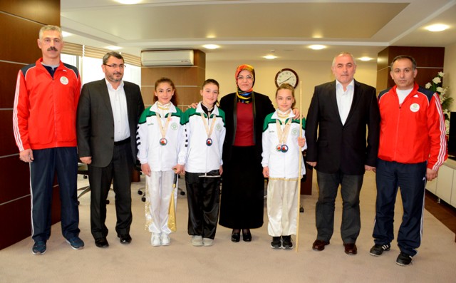 altin-kizlar-(2).jpg
