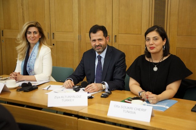 altunyaldiz-oecd-toplantisina--(3).jpg