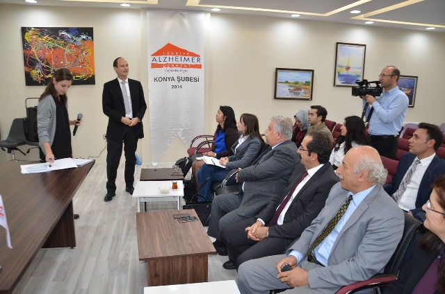 alzheimer-gunduz-yasam-merkezi-adini-dunyaya-duyurdu-(6).jpg