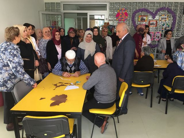 alzheimer-gunduz-yasam-merkezi-hastalara-umut-olmaya-devam--(2).jpg