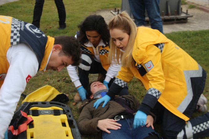 ambulans-soforleri-maharetlerini--(5).jpg