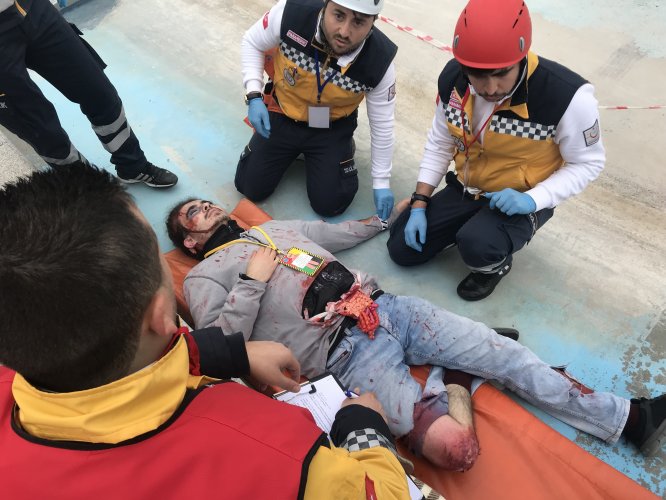 ambulans-soforleri-maharetlerini--(7).jpg