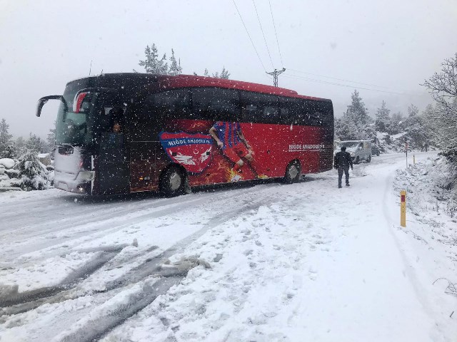 antalya-konya-karayolunda-kar--(2).jpg