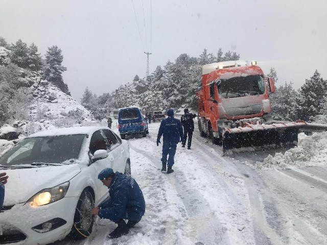 antalya-konya-karayolunda-kar--(4).jpg