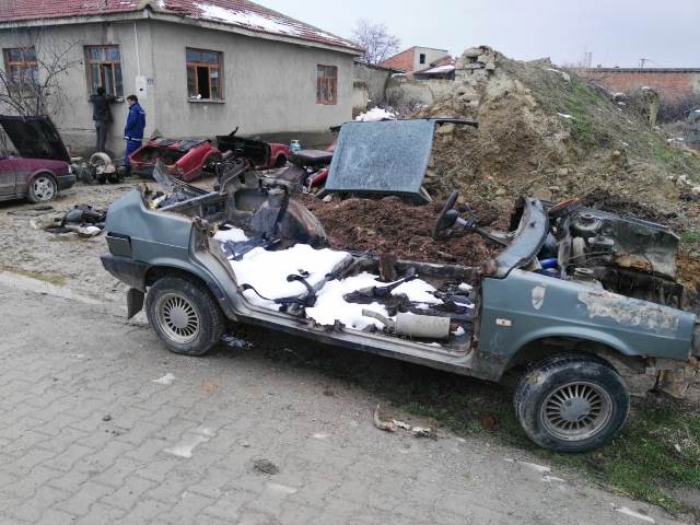 araba-hirsizlari-(2).jpg