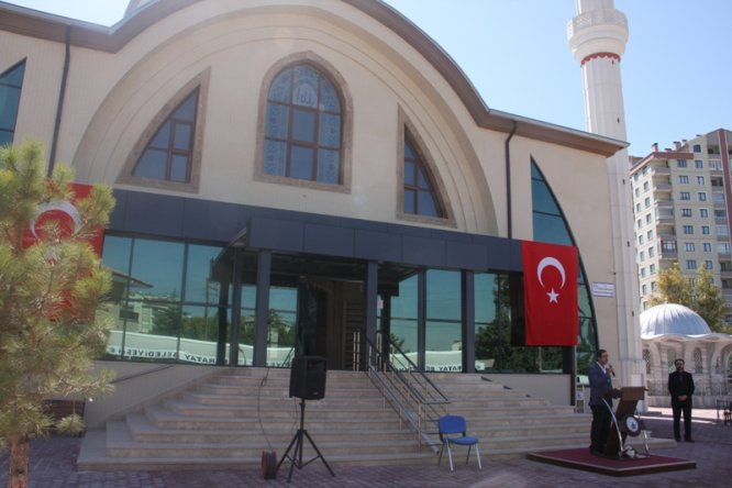araplar-buyuksinan-caminin-acilisi-gerceklestirildi-(3).jpg
