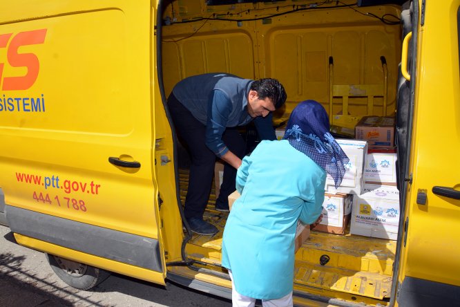 asem-uyelerinden-“kardes-okul”a-2-bin-kitap-1.jpg