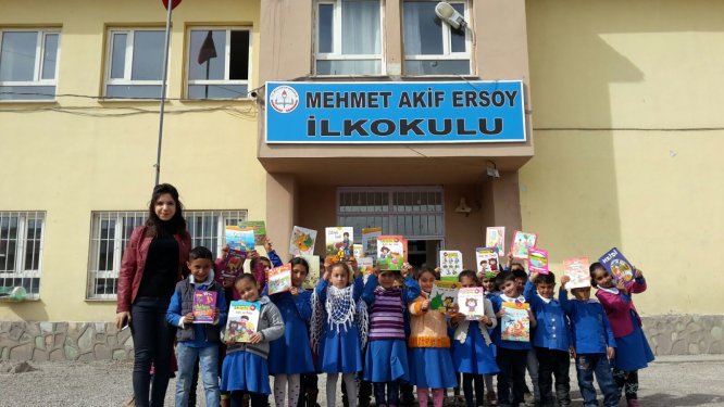 asem-uyelerinden-“kardes-okul”a-2-bin-kitap-2.jpg