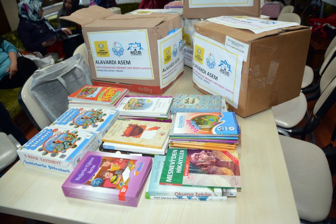 asem-uyelerinden-“kardes-okul”a-2-bin-kitap-4-001.jpg