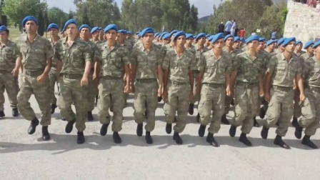 askerler-osmanli-ordu-marsiyla-ortaligi-inletti-6764469_2531_m.jpg askerler-osmanli-ordu-marsiyla-ortaligi-inletti-6764469_2531_m.jpg