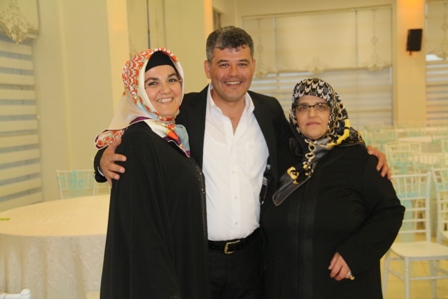 atiker,-umre-donusu-yemek-verdi-(1).jpg