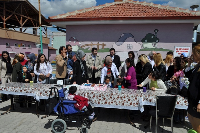 avukatlar-haftalarini-ozel-ogrencilerle--(3).jpg