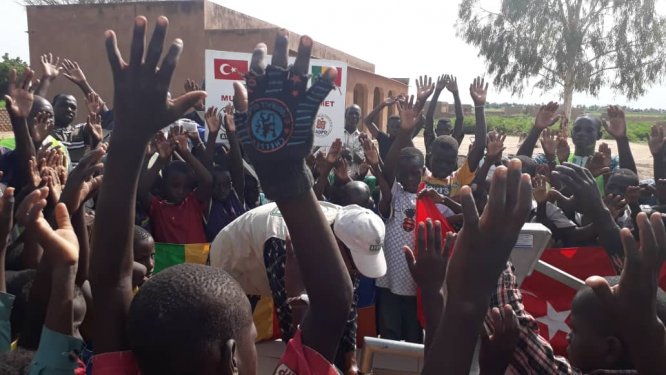 ayder-afrika’da-yuzleri--(6).jpg