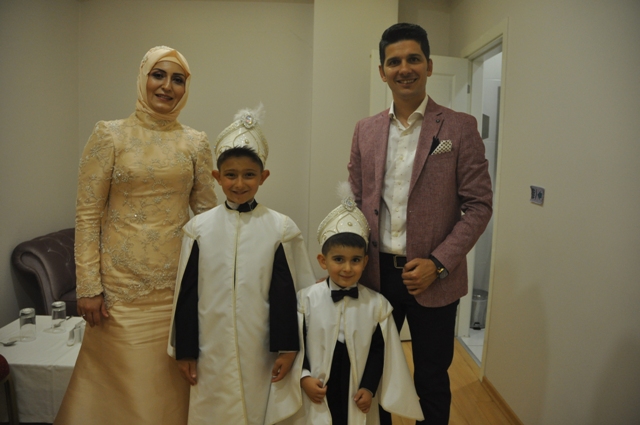 aydin-ailesinin-sunnet-mutlulugu-(2).jpg