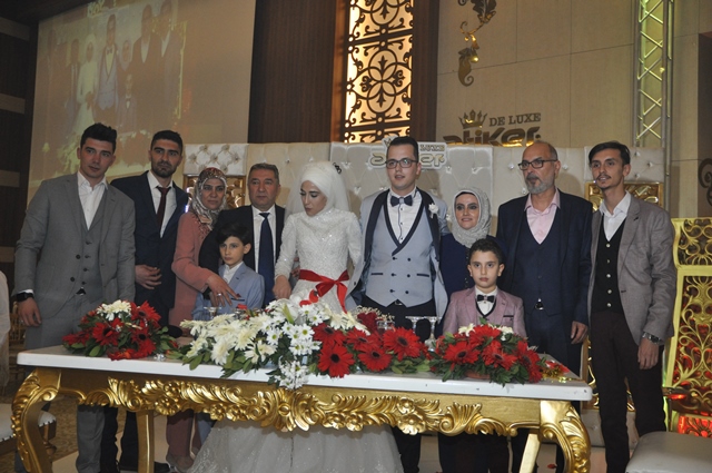 ayten-ve-bahadir-evlendii--(29).jpg