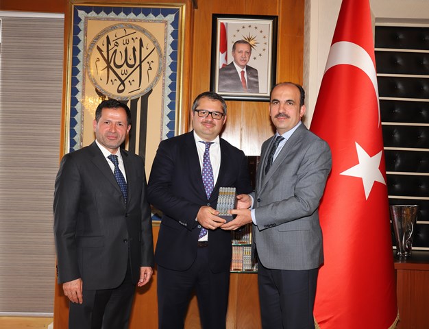 azerbaycan-buyukelcisi’nden-baskan.jpg