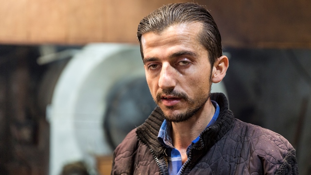 babadan-kalma-tahin-degirmeninin-carkini-donduruyor--(3).jpg